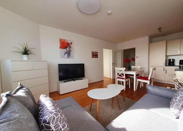 Near Stylish & Fully Furnished Apartamento