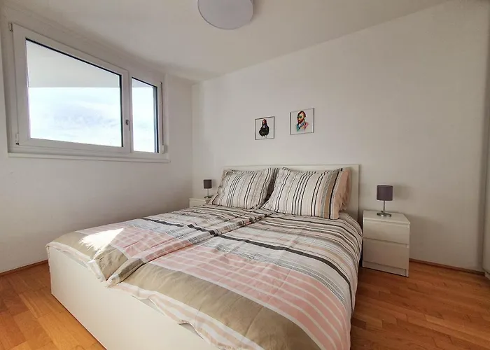 Apartment Near Stylish & Fully Furnished *